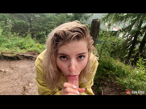 ❤️ Msichana akimeza mate baada ya kupigwa risasi hadharani - Eva Elfi Ngono ﹏